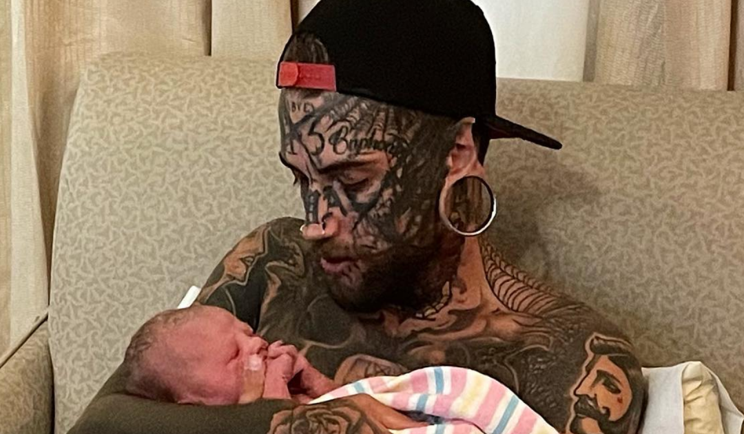 Tattooed Dad Undergoes Major Transformation For His Daughter’s Future