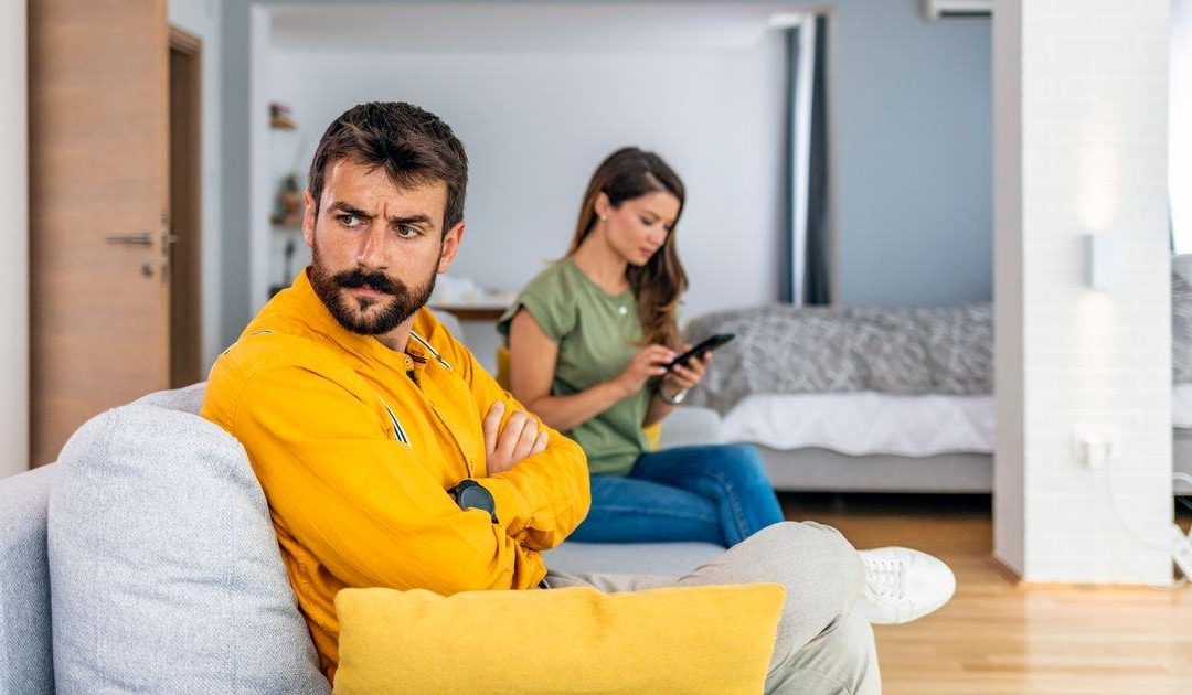 Man Discovers Girlfriend’s Secret Instagram Account – What He Found Shattered Him