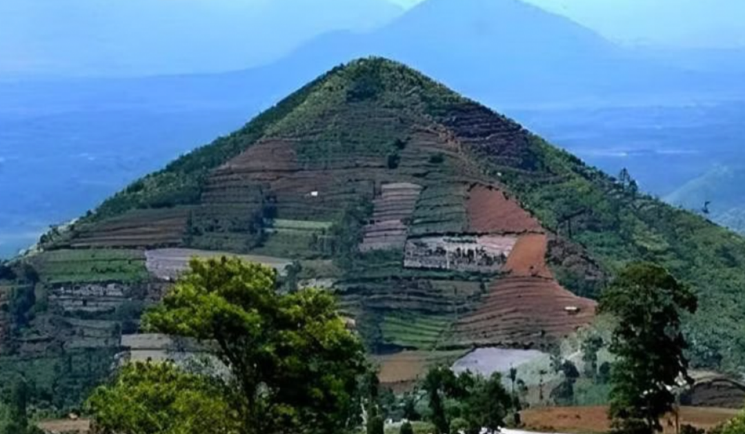 25,000-Year-Old Pyramid in Indonesia Might Not Be Human-Made